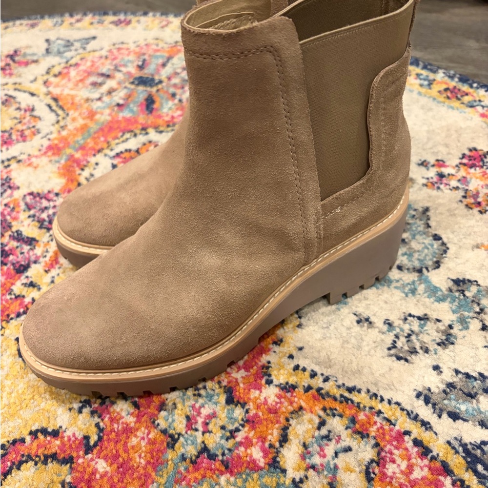 Dolce Vita Hailey Women's Tan Suede Ankle Boots Sz 38.5